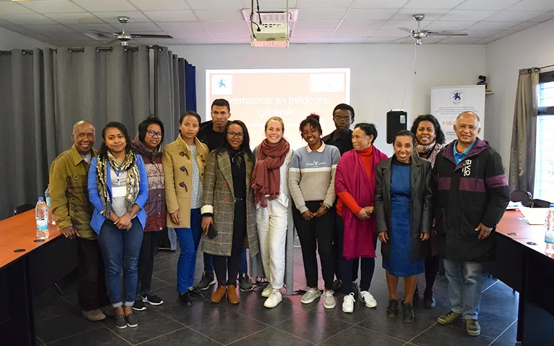 Soignante accompagnant une patiente lors d'une mission SKIN&MOVE